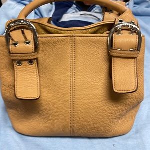 Tagnanello purse great condition magnetic closure light tan color
